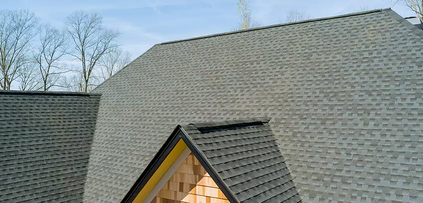 Replacing Vinyl Siding With Cedar Shingles in Chicago Heights